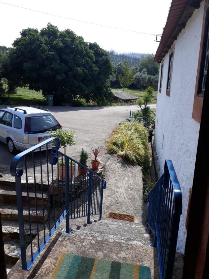 A Charming , Traditional Cottage At Quinta Da Ribeira فيلا نوفا دي بوياريس المظهر الخارجي الصورة