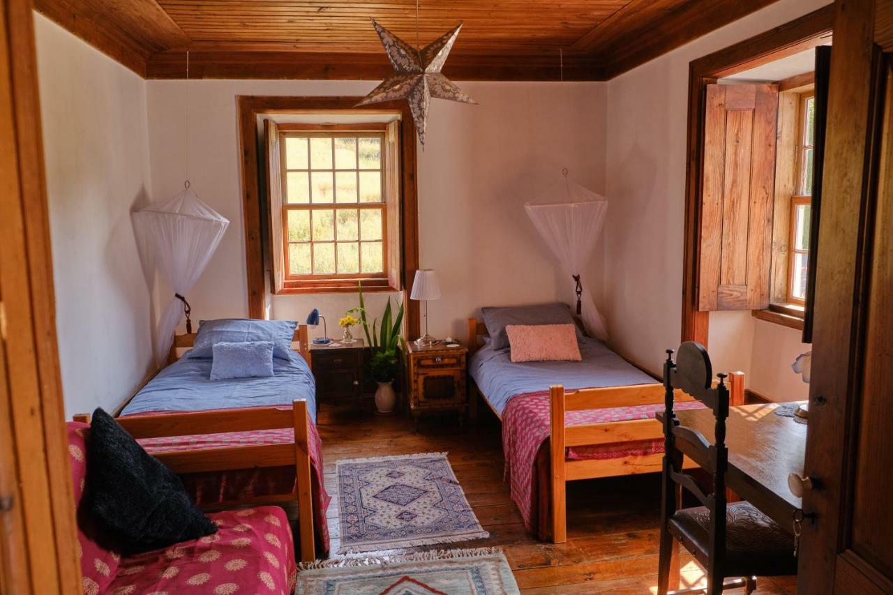 A Charming , Traditional Cottage At Quinta Da Ribeira فيلا نوفا دي بوياريس المظهر الخارجي الصورة