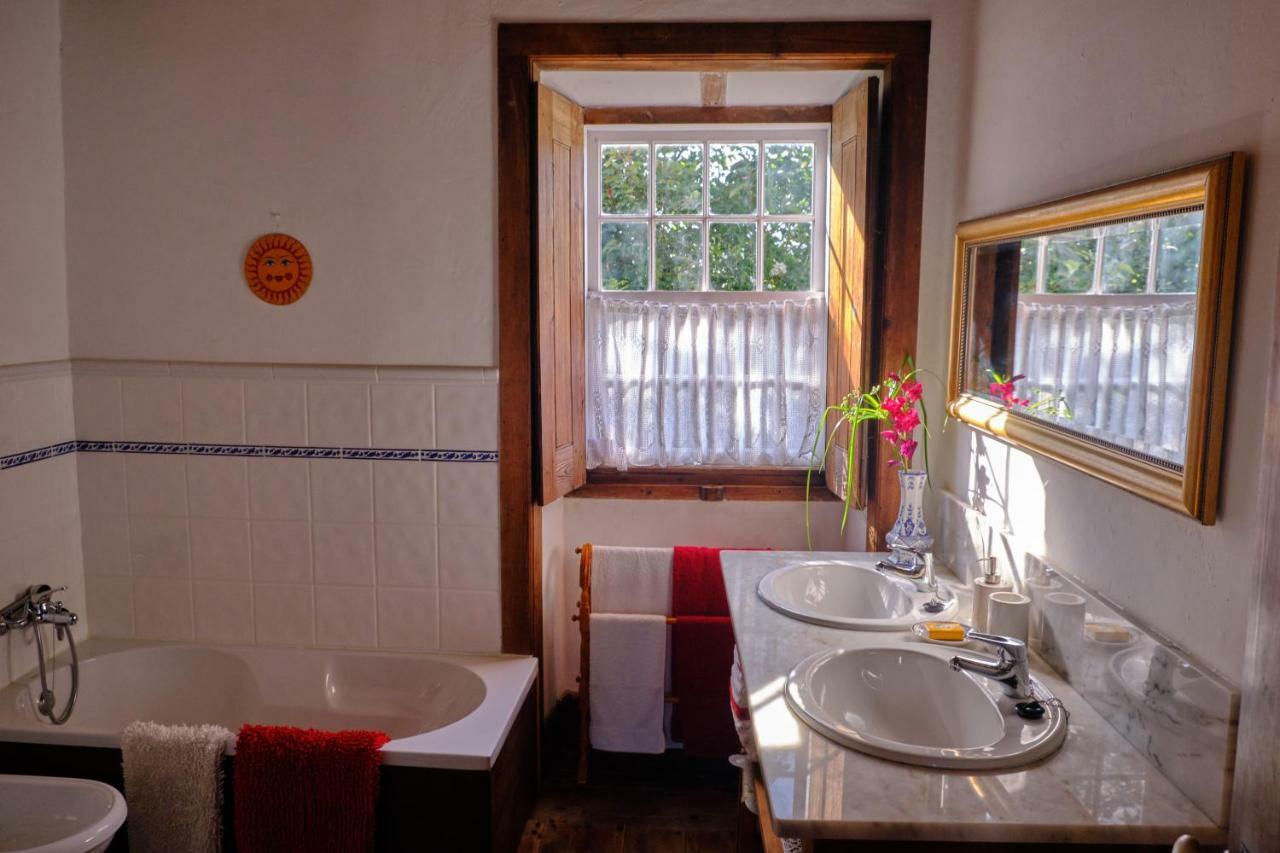 A Charming , Traditional Cottage At Quinta Da Ribeira فيلا نوفا دي بوياريس المظهر الخارجي الصورة